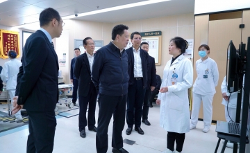 副省长杨兴平一行到四川省第五人民医院调研指导