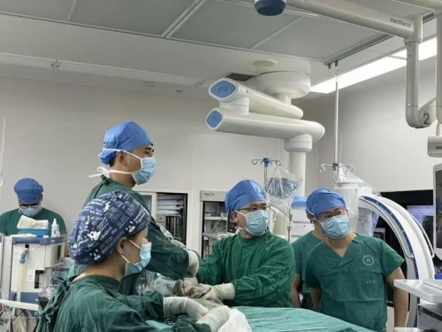 【特色诊疗技术】我院经皮内镜下腰椎间盘切除微创手术首秀！腰椎间盘突出患者的福音~